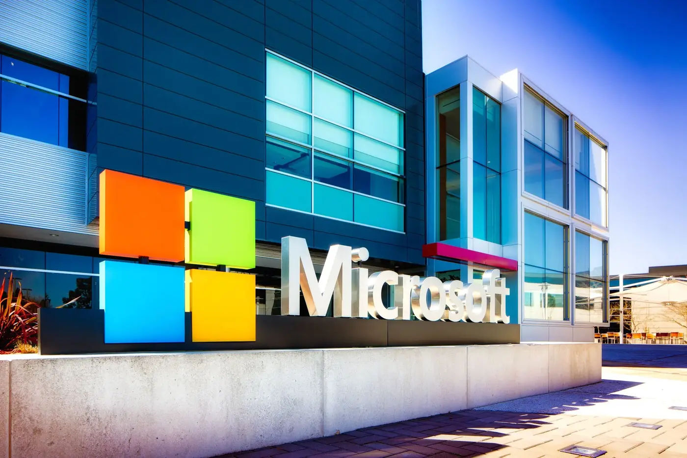 Sejarah Microsoft, Pendiri, CEO, Produk, dan Perkembangan Perusahaannya